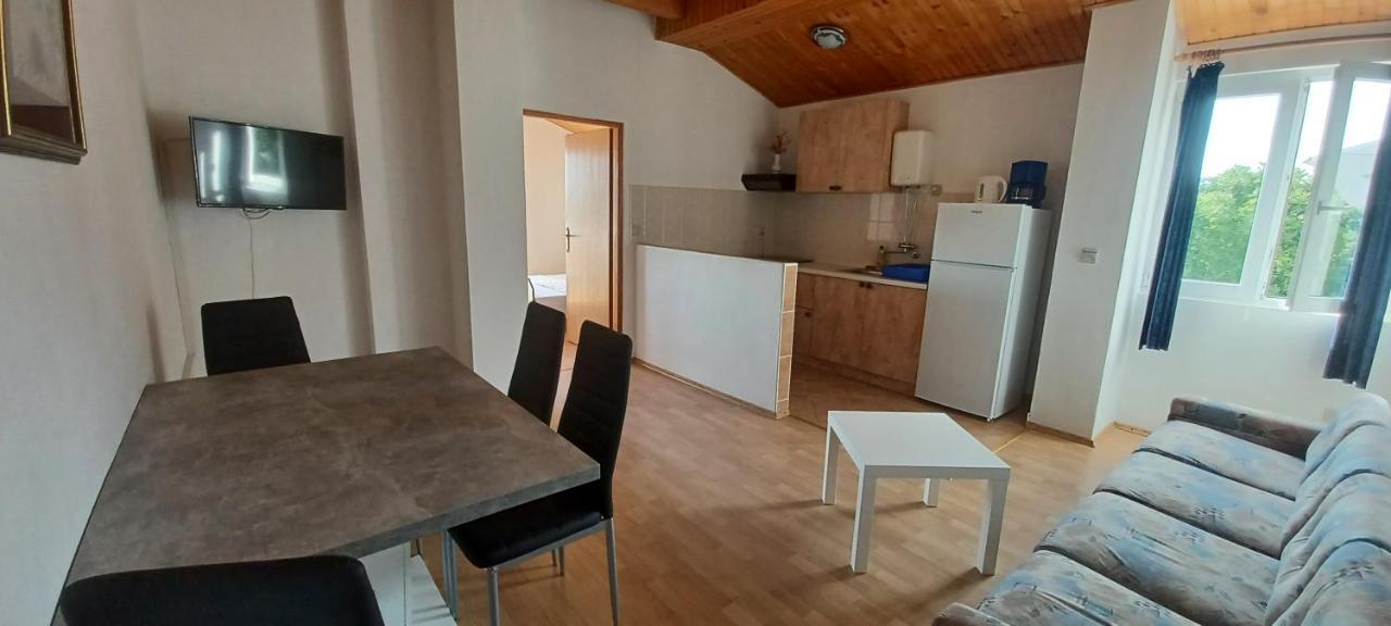 Apartments&rooms Mila Appartement