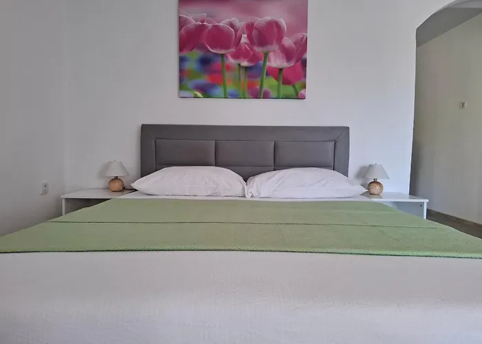 Apartments & Rooms Mila