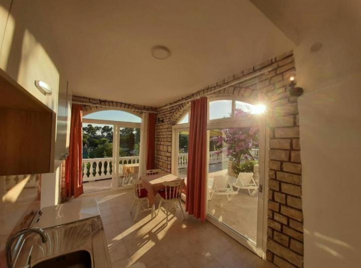 & Mila Apartman Banjol